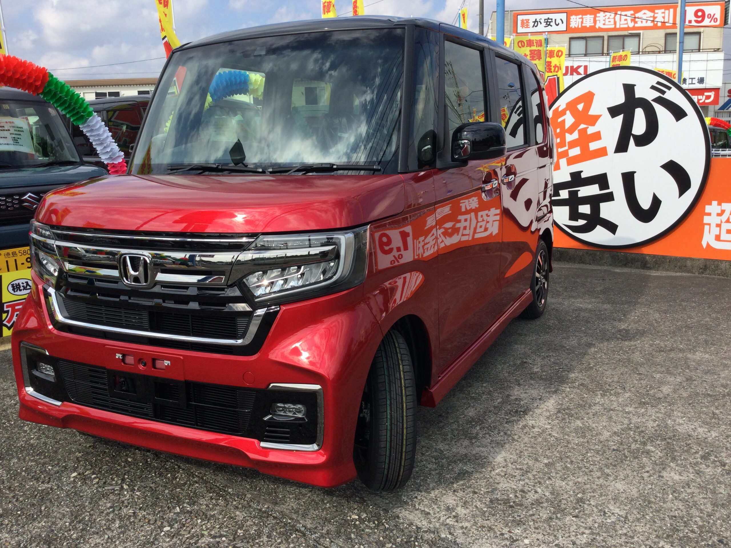 N Box カスタム コーディネートスタイル L 後席両側パワースライドドア フルプライムスムースシート マルチボルドー偏光塗装助手席 インパネガーニッシュ スマートキー Ledヘッドランプ Ledフォグランプ 運転席 助手席シートヒーター 充電用ｕｓｂジャック ロール